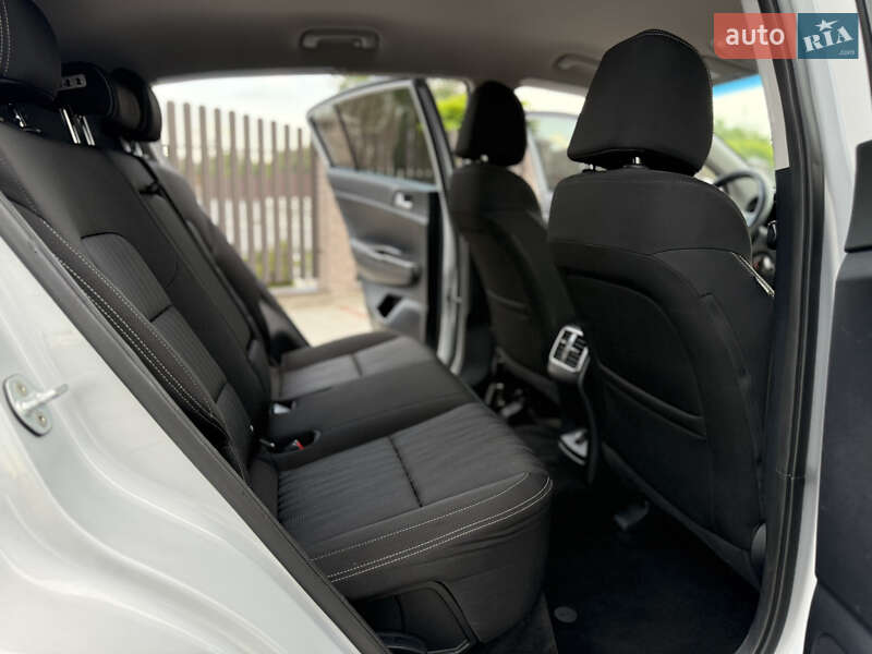 Позашляховик / Кросовер Kia Sportage 2015 в Старокостянтинові