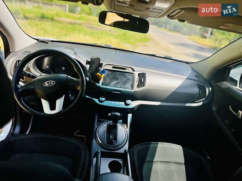 Позашляховик / Кросовер Kia Sportage 2012 в Миколаєві
