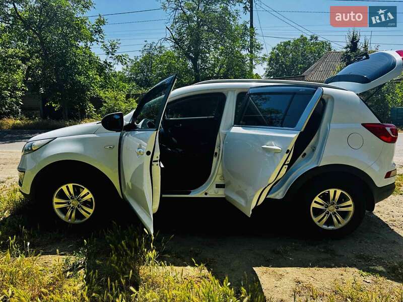 Позашляховик / Кросовер Kia Sportage 2012 в Миколаєві