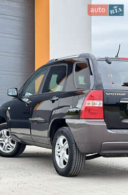 Внедорожник / Кроссовер Kia Sportage 2007 в 