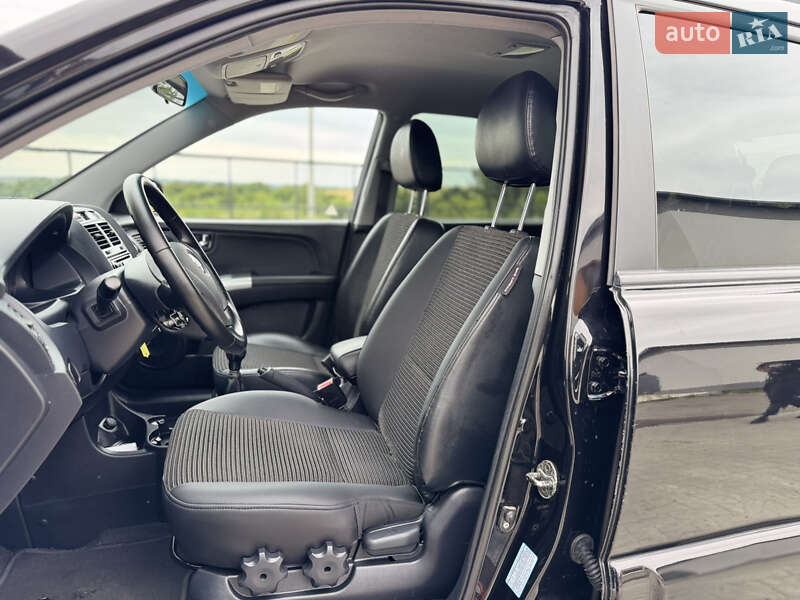 Позашляховик / Кросовер Kia Sportage 2007 в Рівному