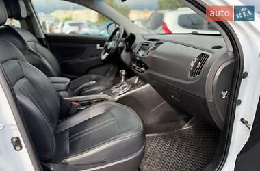 Внедорожник / Кроссовер Kia Sportage 2011 в 