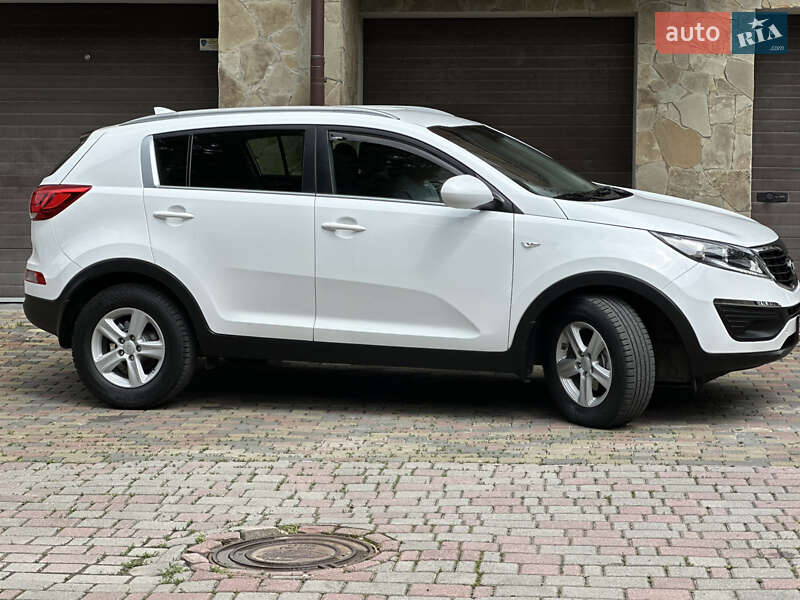 Внедорожник / Кроссовер Kia Sportage 2014 в Надворной