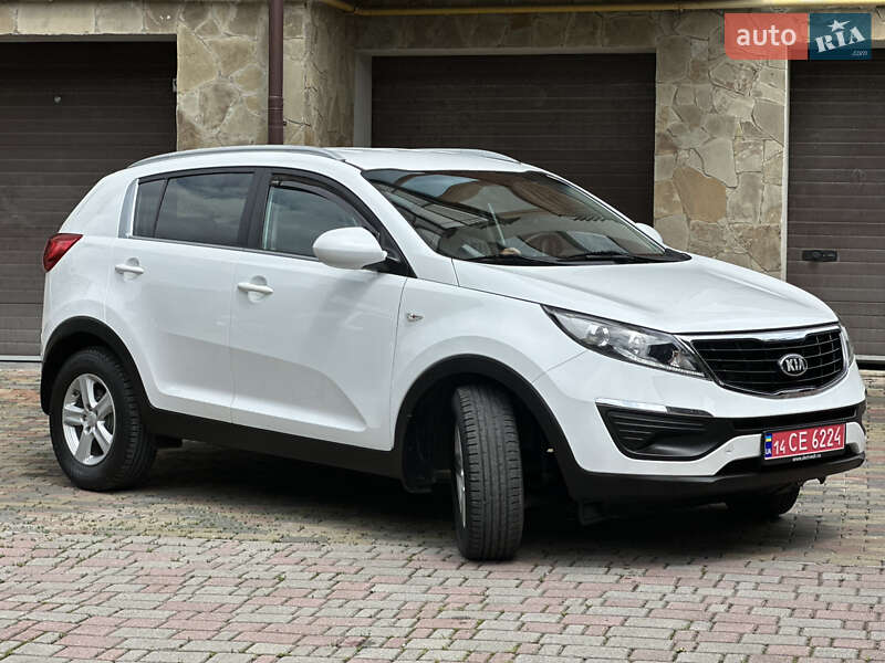 Внедорожник / Кроссовер Kia Sportage 2014 в Надворной