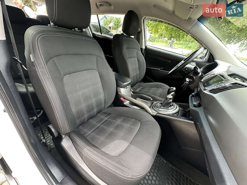 Внедорожник / Кроссовер Kia Sportage 2014 в Надворной