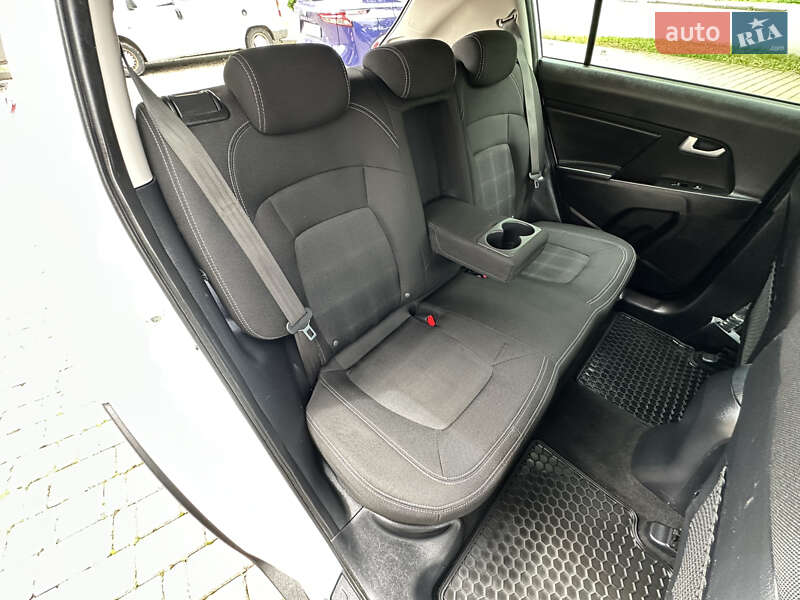 Внедорожник / Кроссовер Kia Sportage 2014 в Надворной