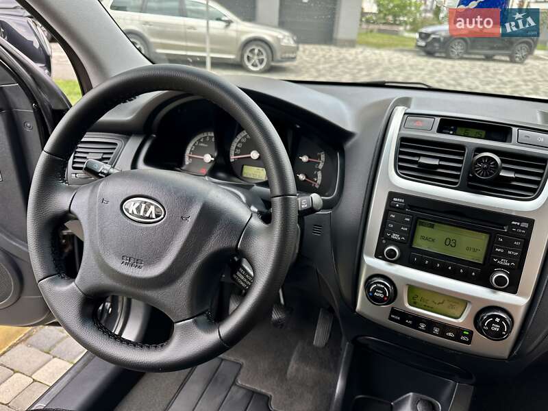 Позашляховик / Кросовер Kia Sportage 2008 в Івано-Франківську