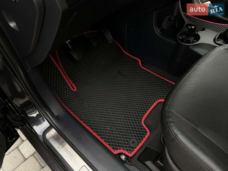 Позашляховик / Кросовер Kia Sportage 2008 в Івано-Франківську