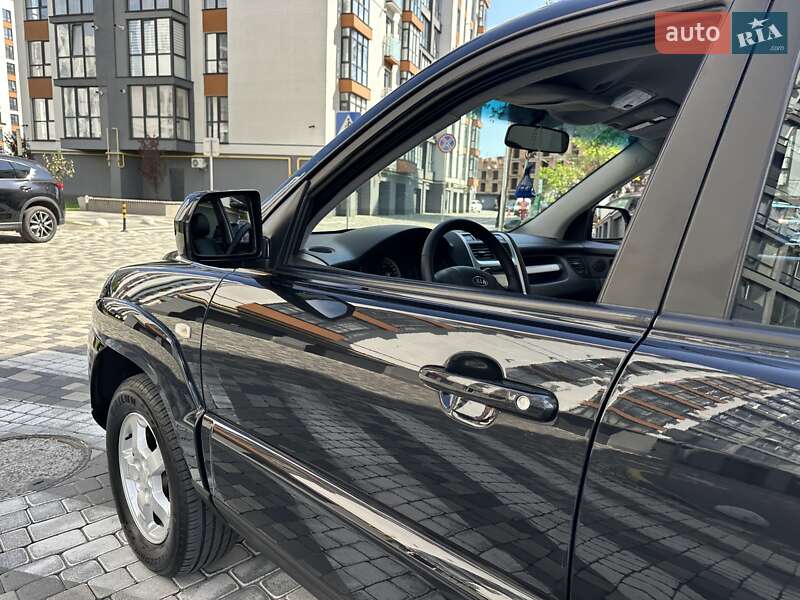 Позашляховик / Кросовер Kia Sportage 2008 в Івано-Франківську