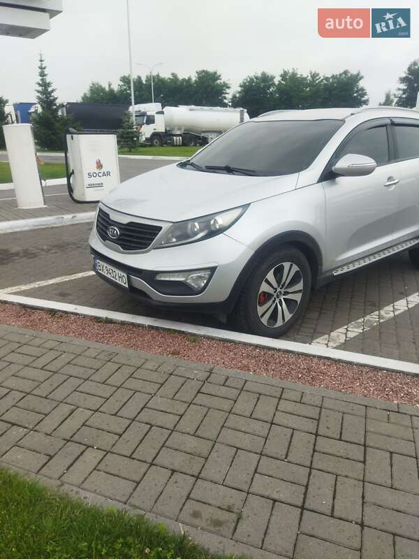 Внедорожник / Кроссовер Kia Sportage 2012 в Изяславе