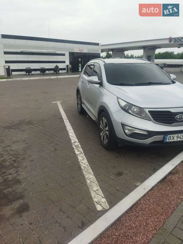 Внедорожник / Кроссовер Kia Sportage 2012 в Изяславе