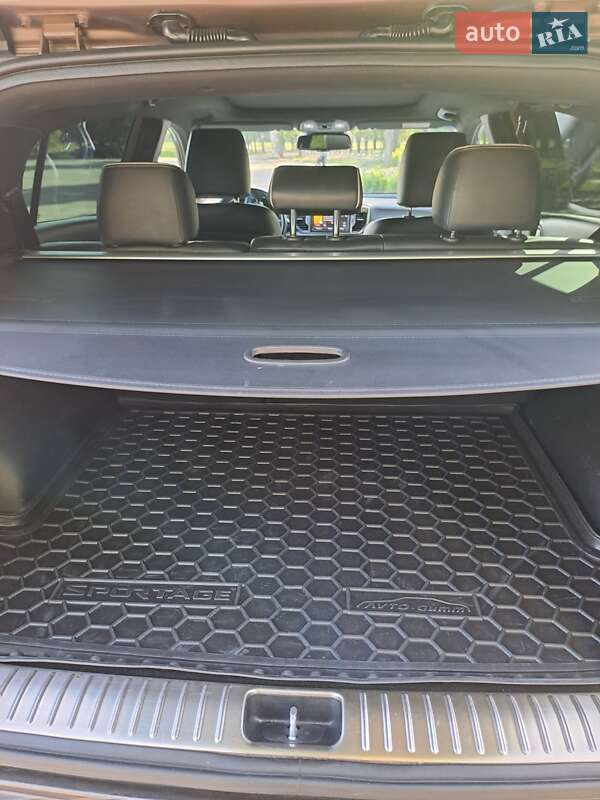 Внедорожник / Кроссовер Kia Sportage 2016 в Павлограде