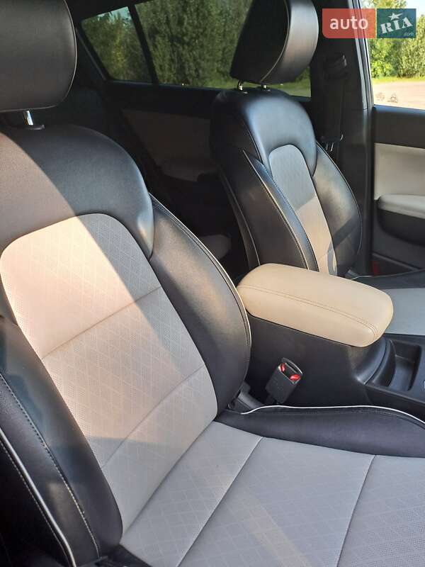 Внедорожник / Кроссовер Kia Sportage 2016 в Павлограде