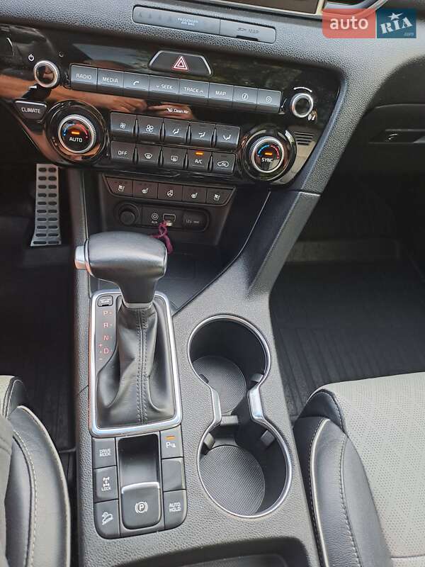 Внедорожник / Кроссовер Kia Sportage 2016 в Павлограде