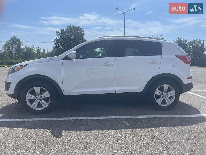 Внедорожник / Кроссовер Kia Sportage 2011 в Черновцах
