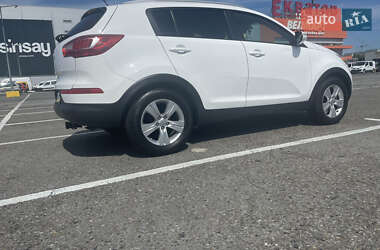 Позашляховик / Кросовер Kia Sportage 2011 в Чернівцях
