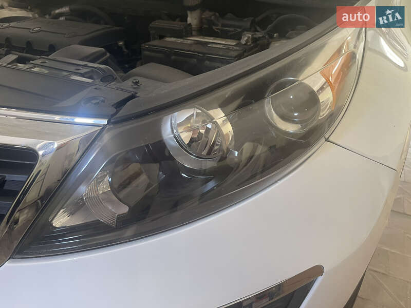 Внедорожник / Кроссовер Kia Sportage 2011 в Черновцах