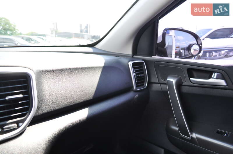 Внедорожник / Кроссовер Kia Sportage 2018 в Киеве