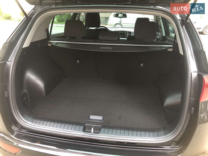 Внедорожник / Кроссовер Kia Sportage 2016 в Черновцах