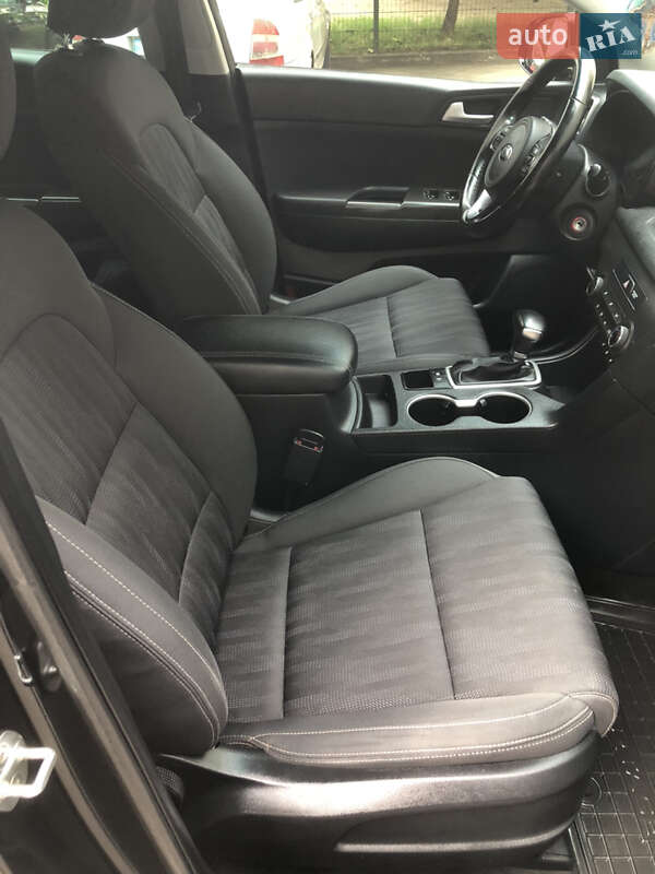 Внедорожник / Кроссовер Kia Sportage 2016 в Черновцах