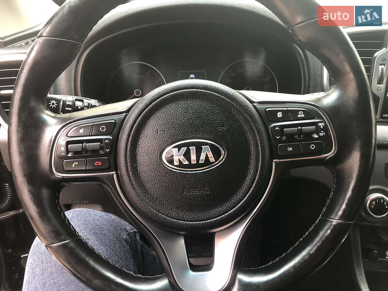 Внедорожник / Кроссовер Kia Sportage 2016 в Черновцах