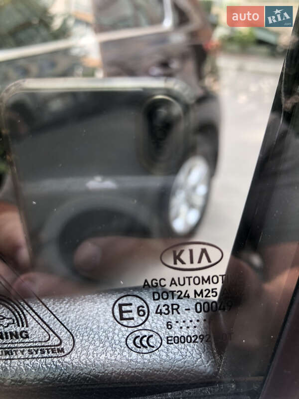 Внедорожник / Кроссовер Kia Sportage 2016 в Черновцах