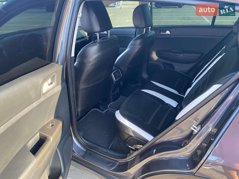 Внедорожник / Кроссовер Kia Sportage 2016 в Одессе