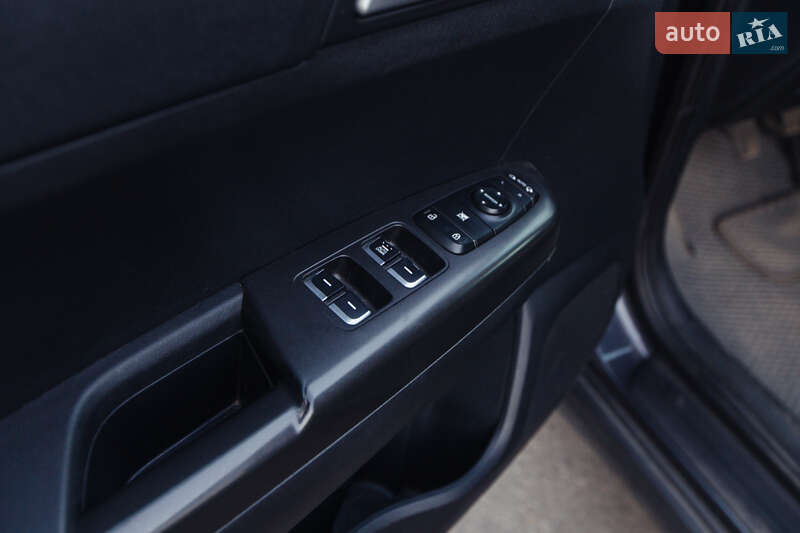 Внедорожник / Кроссовер Kia Sportage 2017 в Староконстантинове фото 14 Внедорожник / Кроссовер Kia Sportage 2017 в Староконстантинове