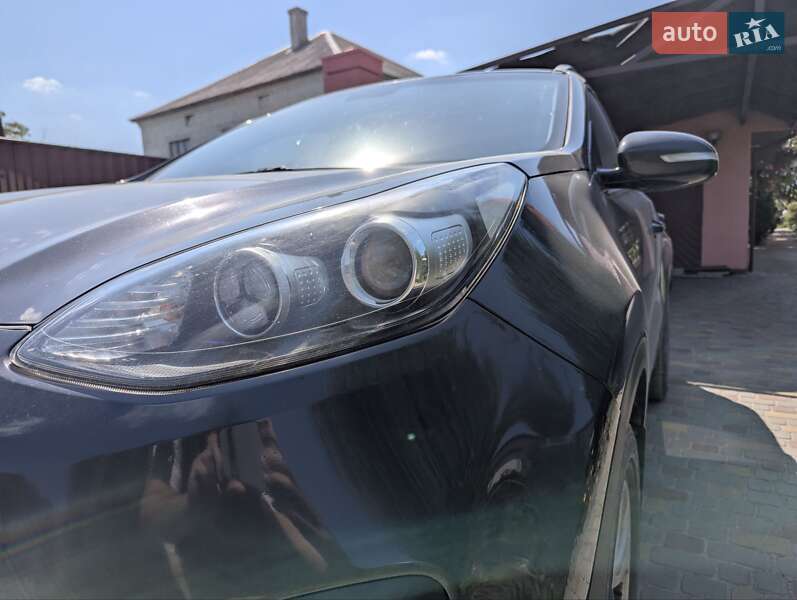 Внедорожник / Кроссовер Kia Sportage 2016 в Новояворовске