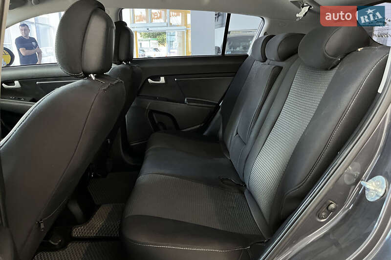 Внедорожник / Кроссовер Kia Sportage 2015 в Шептицькому