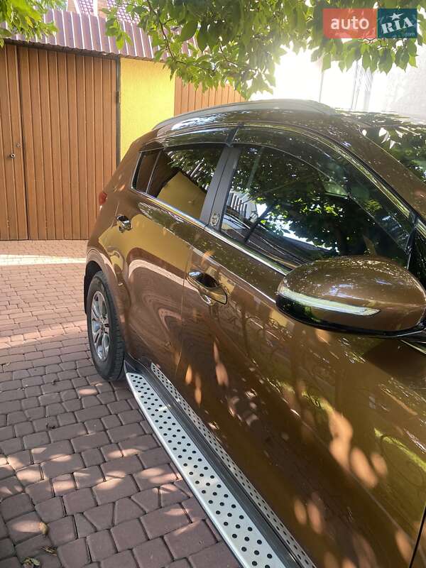 Позашляховик / Кросовер Kia Sportage 2017 в Нововолинську