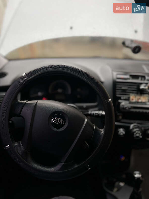 Внедорожник / Кроссовер Kia Sportage 2007 в Золочеве