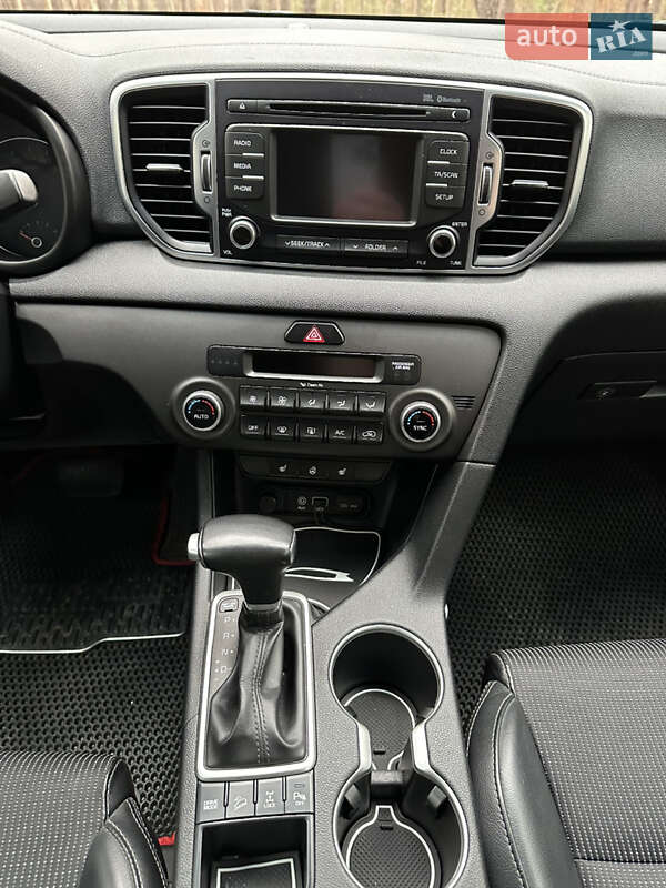 Позашляховик / Кросовер Kia Sportage 2017 в Гостомелі