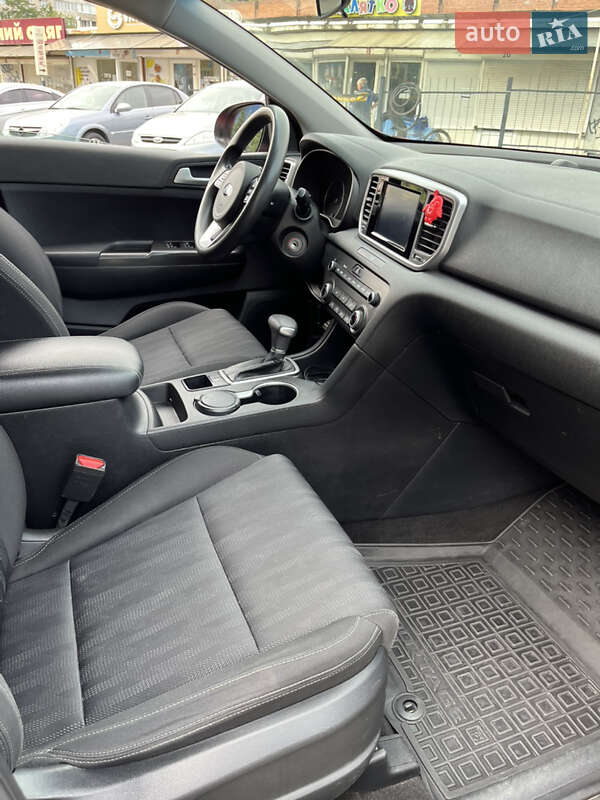 Позашляховик / Кросовер Kia Sportage 2018 в Львові