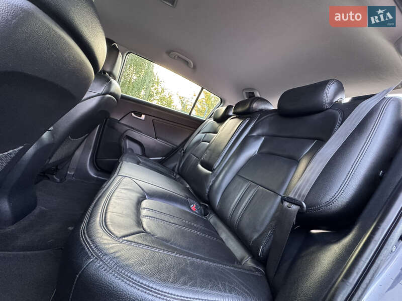 Позашляховик / Кросовер Kia Sportage 2011 в Радивиліві