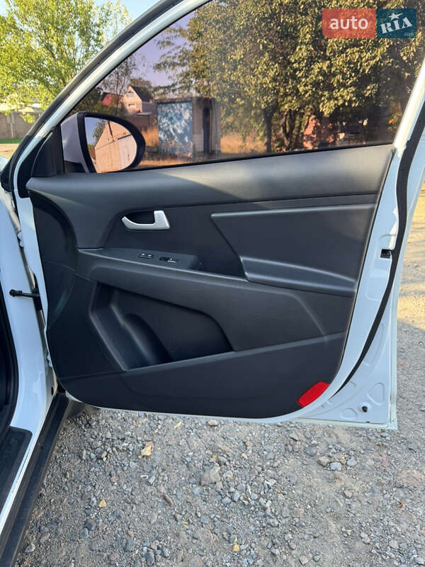 Внедорожник / Кроссовер Kia Sportage 2014 в Славянске