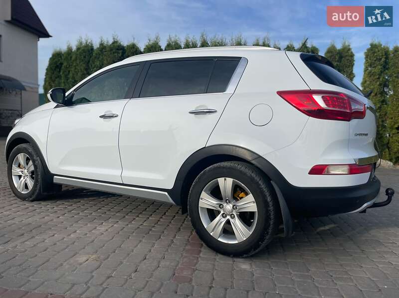 Позашляховик / Кросовер Kia Sportage 2011 в Дунаївцях