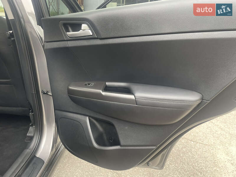 Позашляховик / Кросовер Kia Sportage 2017 в Вінниці