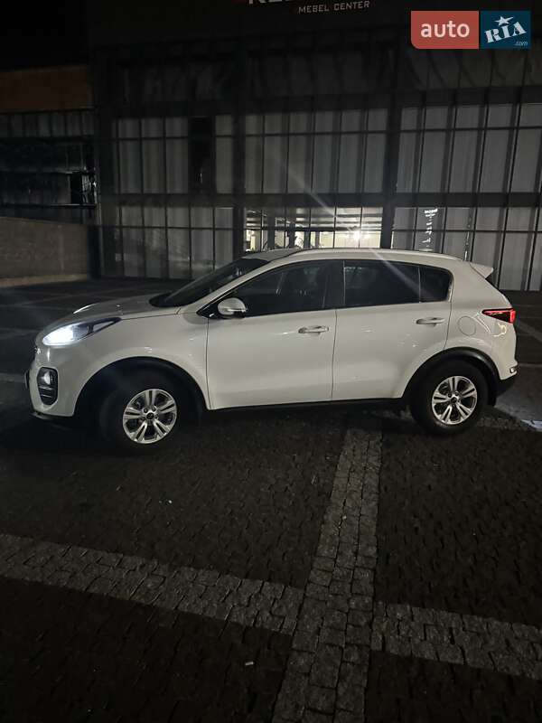 Внедорожник / Кроссовер Kia Sportage 2017 в Хусте