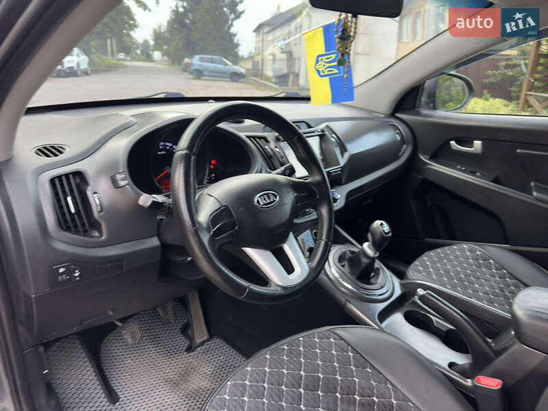 Внедорожник / Кроссовер Kia Sportage 2012 в Ивано-Франковске