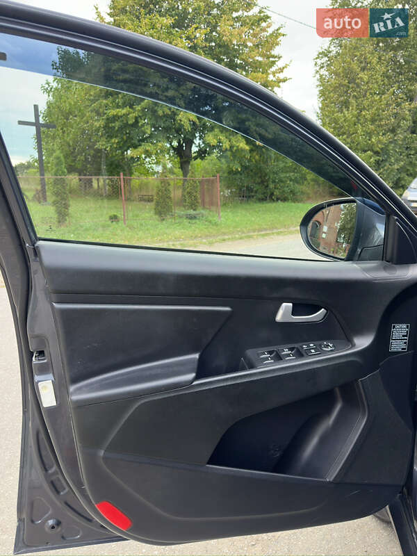 Внедорожник / Кроссовер Kia Sportage 2012 в Ивано-Франковске