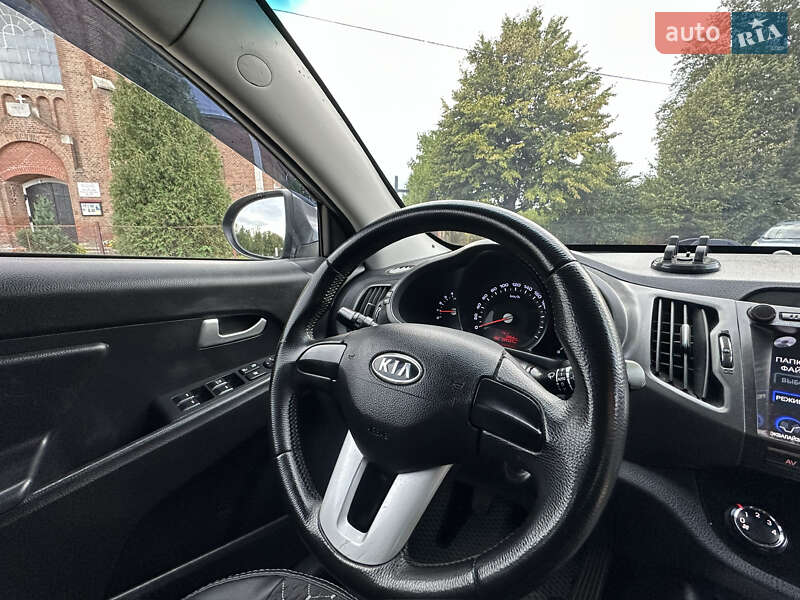 Внедорожник / Кроссовер Kia Sportage 2012 в Ивано-Франковске