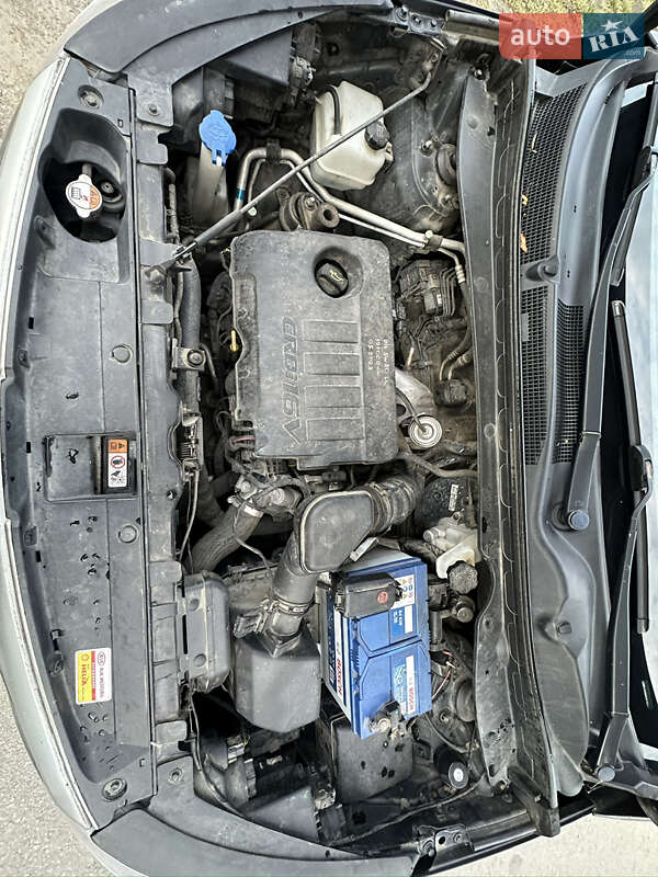 Внедорожник / Кроссовер Kia Sportage 2012 в Ивано-Франковске