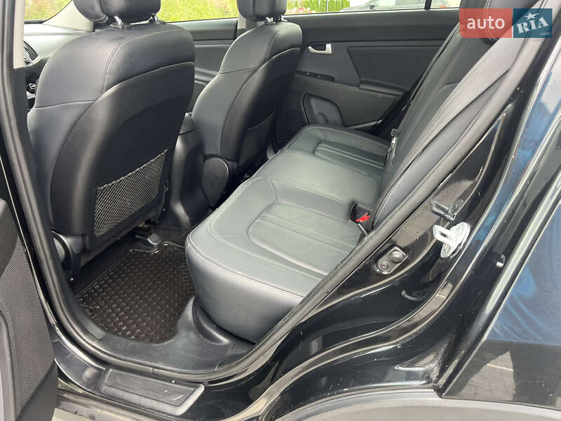 Внедорожник / Кроссовер Kia Sportage 2013 в Старой Выжевке