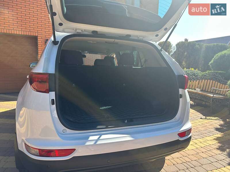 Внедорожник / Кроссовер Kia Sportage 2016 в Киеве