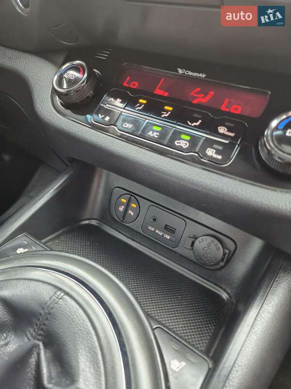 Позашляховик / Кросовер Kia Sportage 2012 в Золочеві