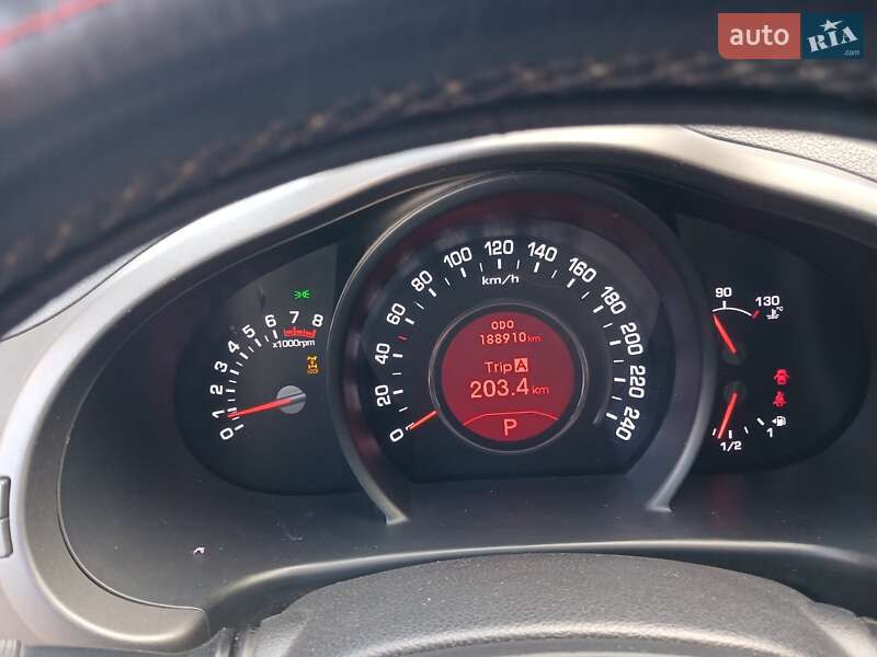 Внедорожник / Кроссовер Kia Sportage 2012 в Харькове