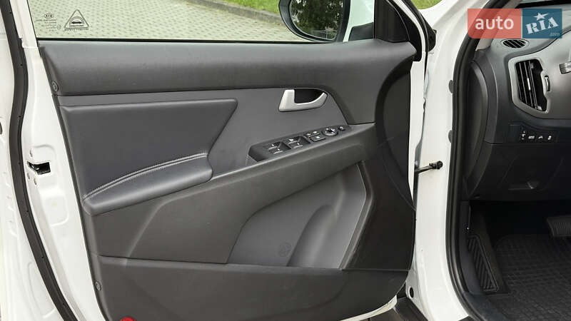 Внедорожник / Кроссовер Kia Sportage 2014 в Радивилове