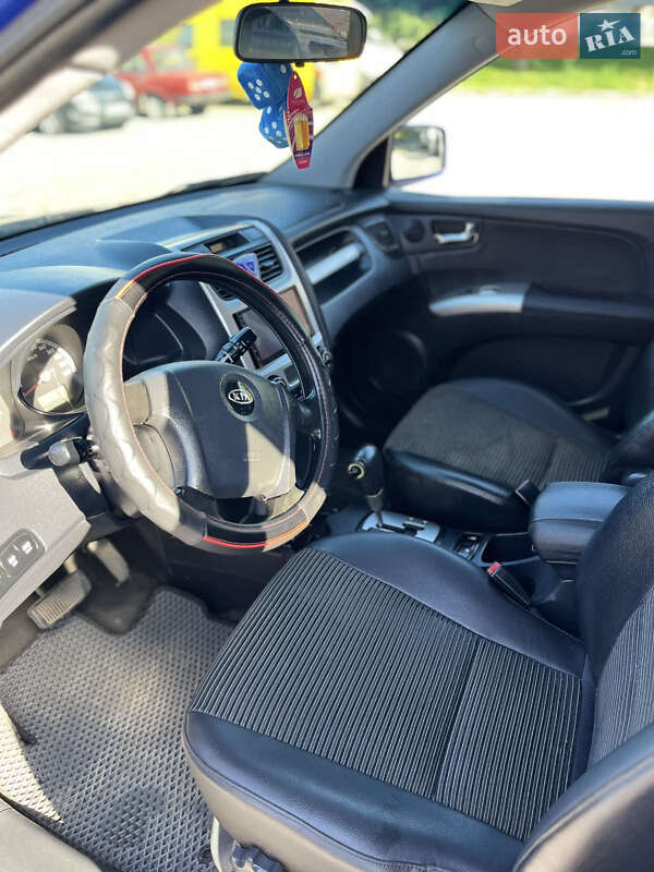 Позашляховик / Кросовер Kia Sportage 2005 в Городенці