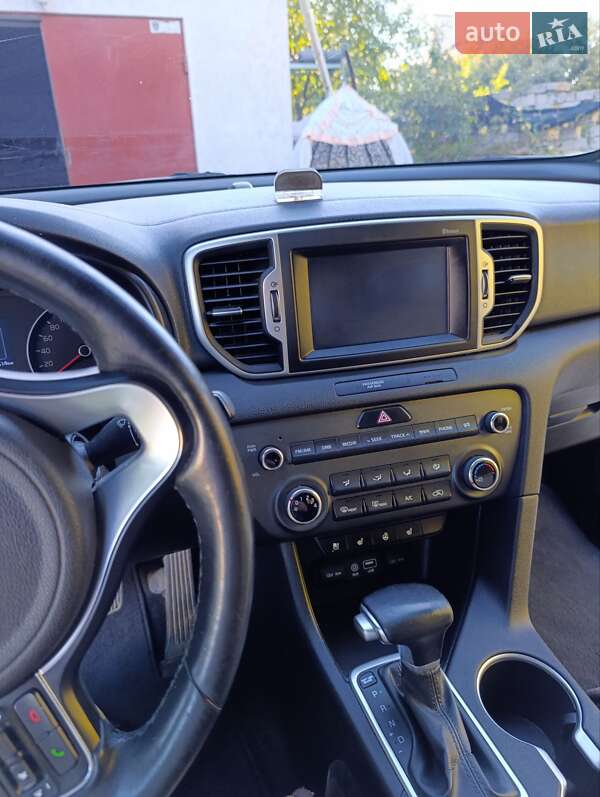 Позашляховик / Кросовер Kia Sportage 2016 в Одесі